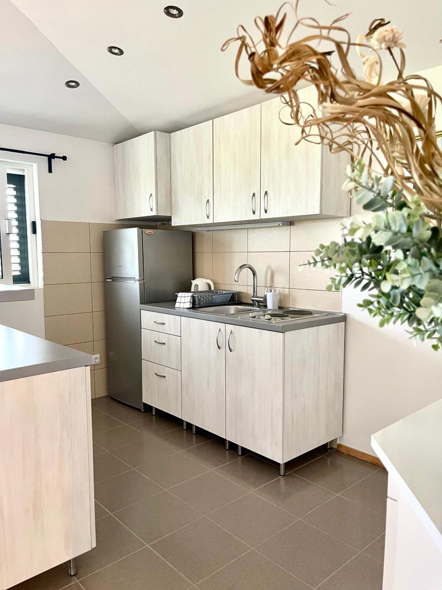 Villa Sagosde With Swimming Pool And Mini Golf Zagvozd Bagian luar foto
